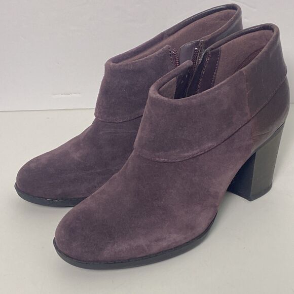 Clarks Enfield Canal Boots Shoes Purple Suede Ankle Heeled Bootie Womens 7.5 - Picture 1 of 14